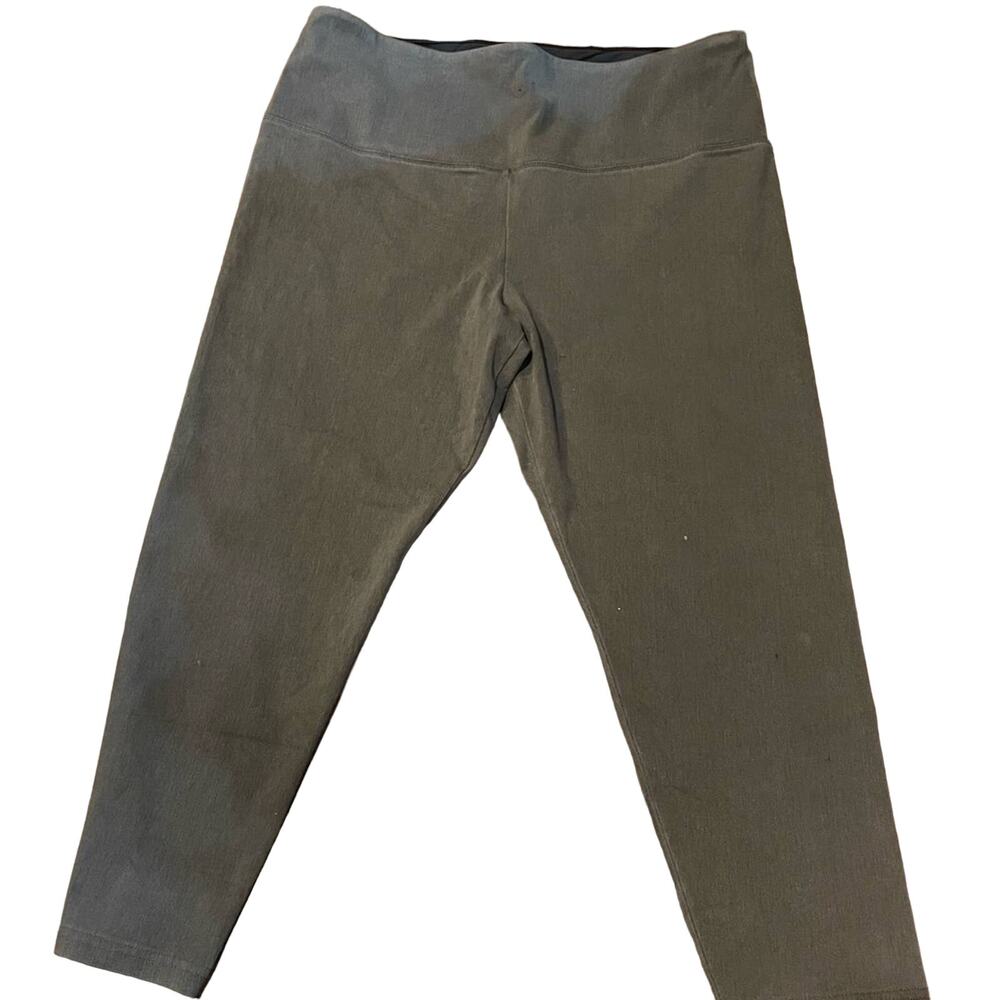 Gray 24 inch capri stretch leggings with tummy control